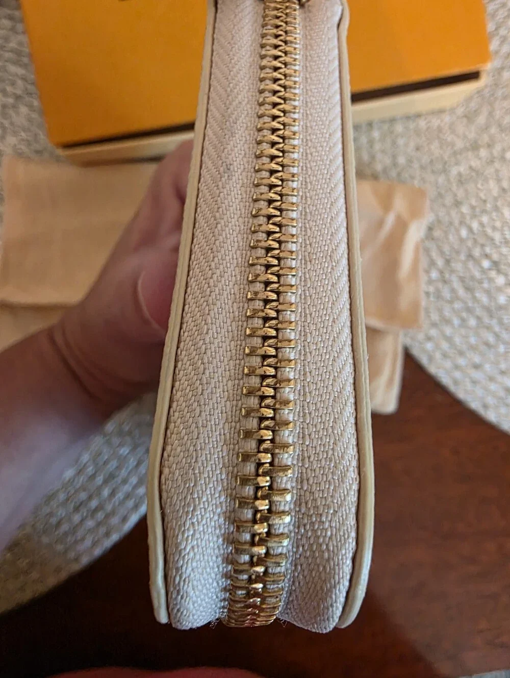 🤍✨ Pre-loved Authentic Louis Vuitton Zippy Wallet – Damier Azur ✨🤍